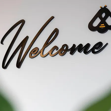 شقة The Bee نِكيانا