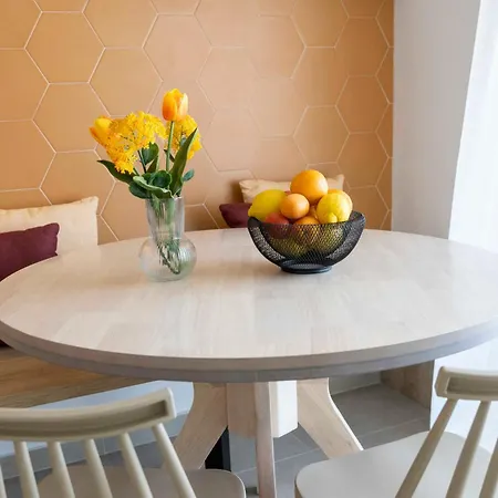 The Bee شقة نِكيانا