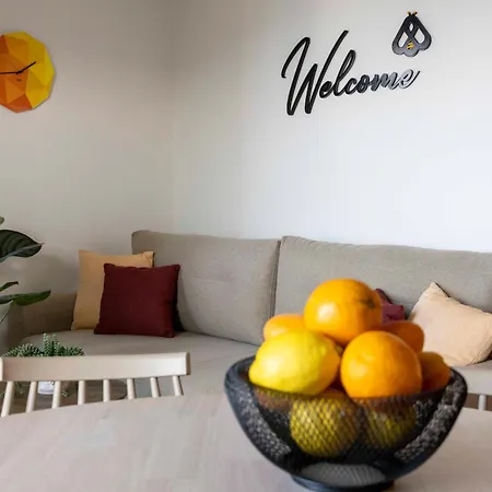 The Bee شقة نِكيانا