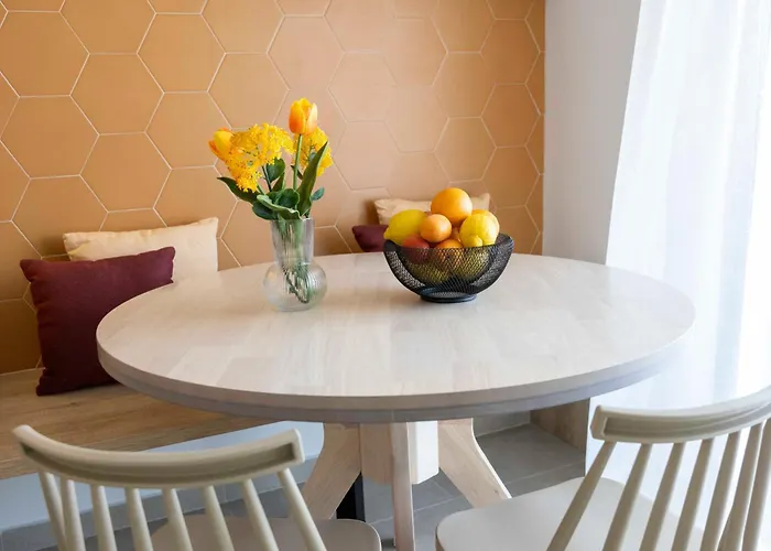 The Bee Apartment Nikiana